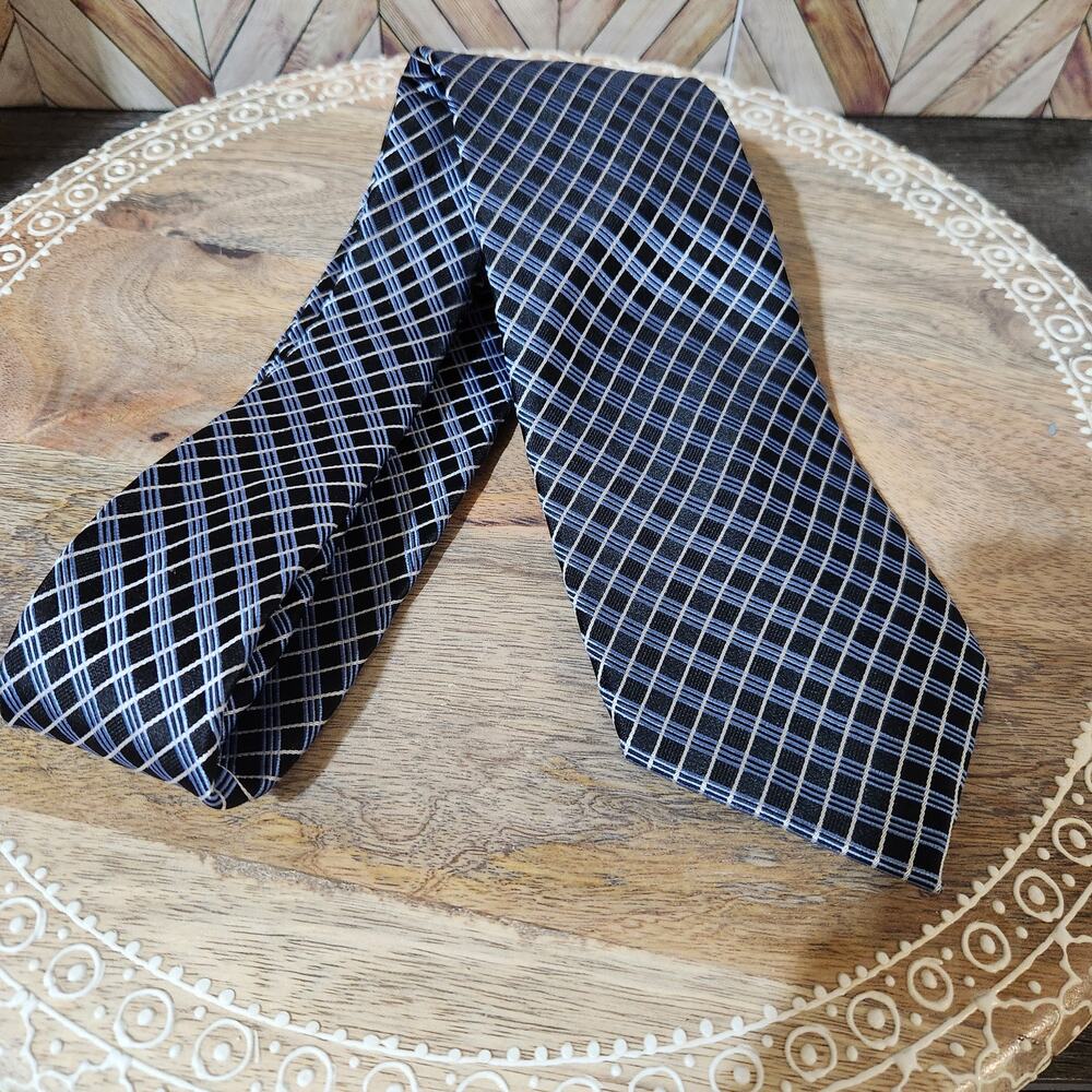 NWT Dockers 100% Silk Navy & Silver‎ Checked Classic Men's Pointed Tie OS